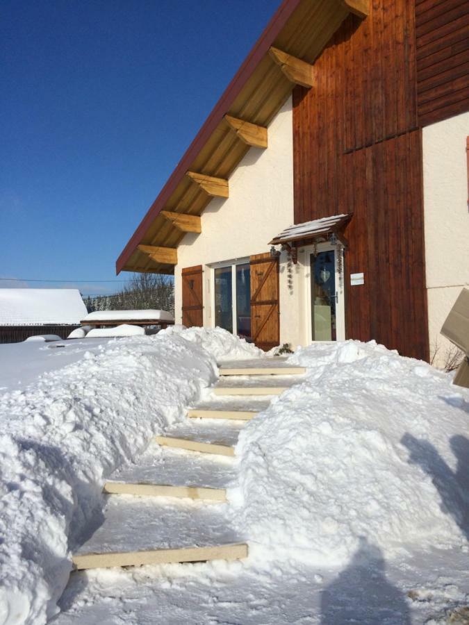 Bed and Breakfast Au Charnet Les Fourgs Esterno foto